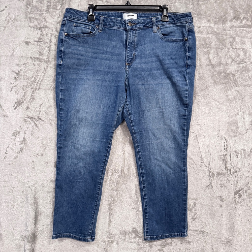 Sonoma Women's Classic Blue Cropped Jeans 43x24 // no size tag, poss 24 or 26 pl